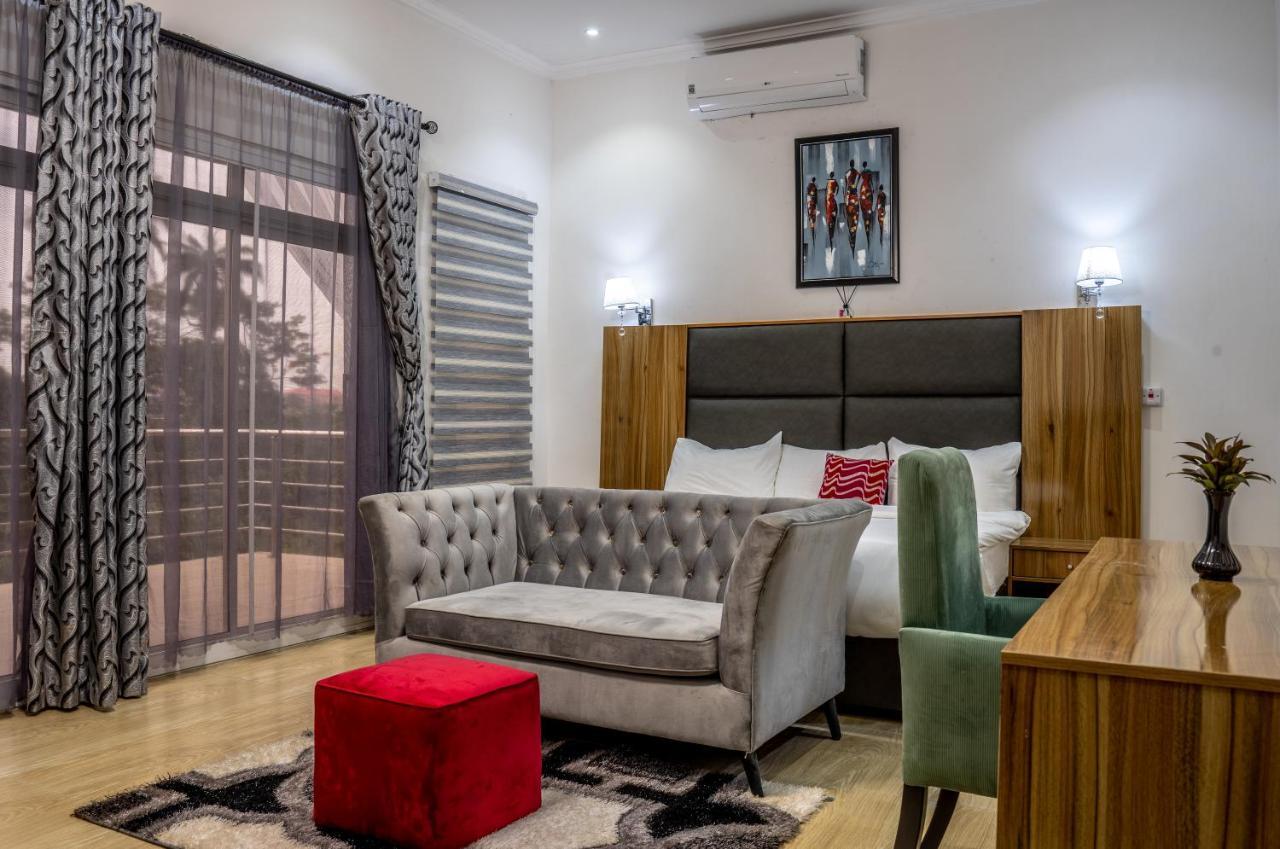 Nelson Mandela Gardens Hotel Okpanam Exterior photo