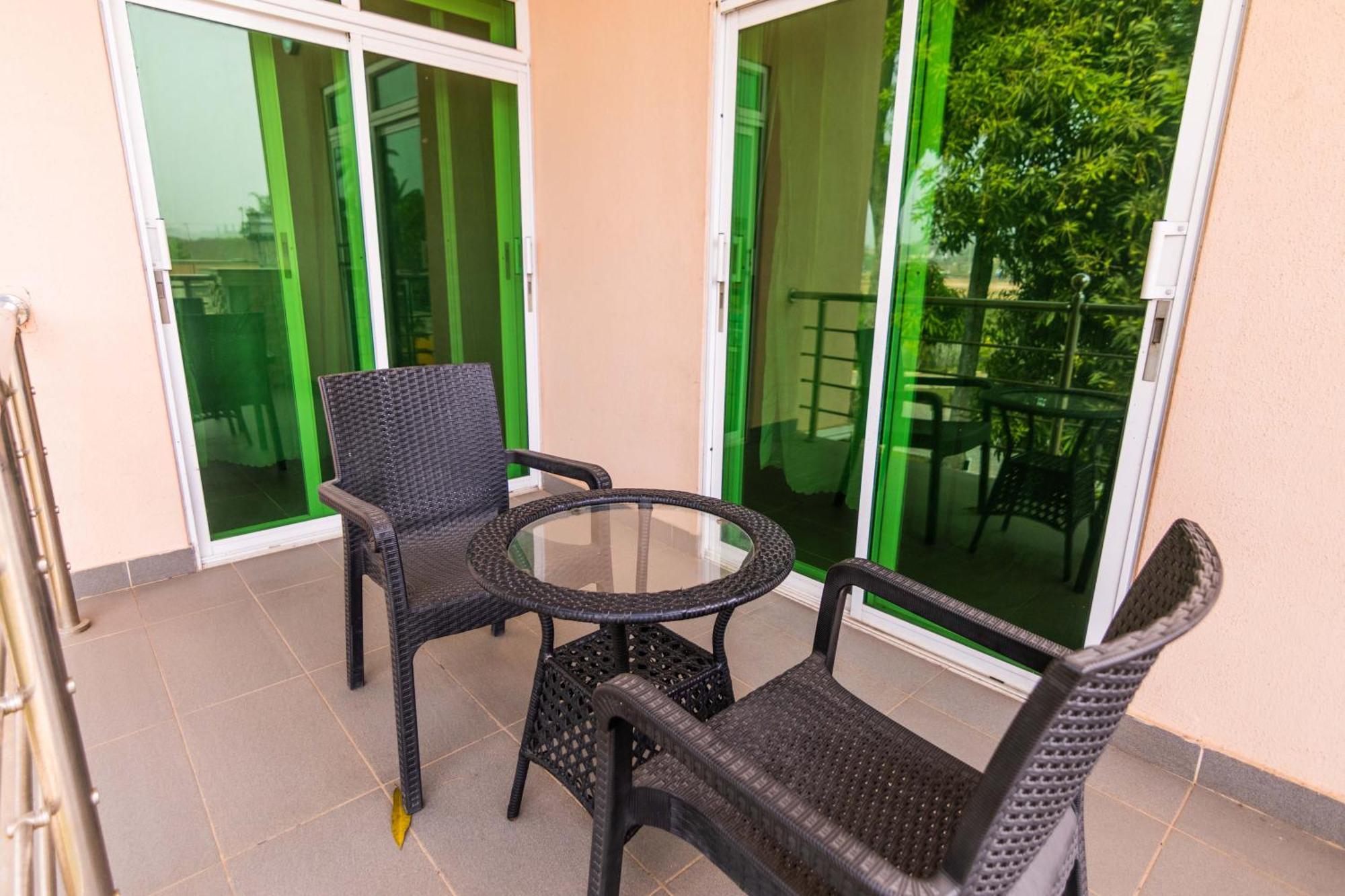 Nelson Mandela Gardens Hotel Okpanam Exterior photo